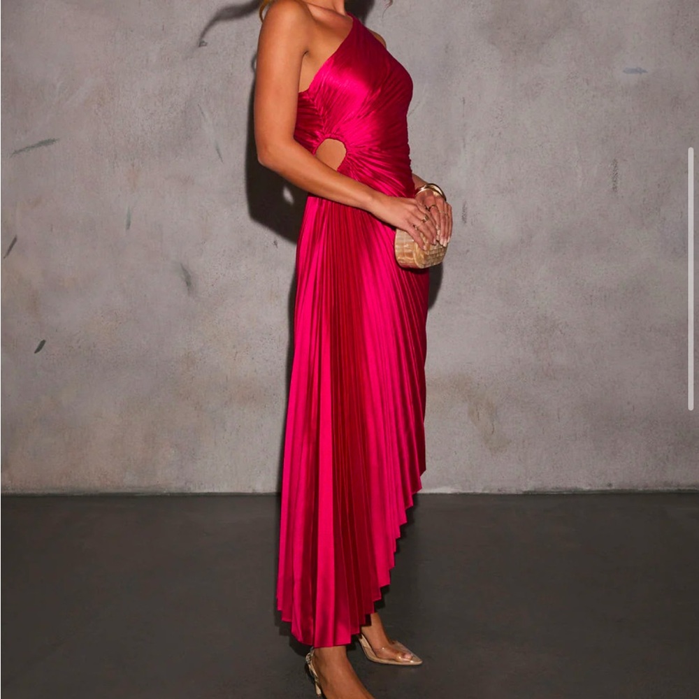 Elegant One-Shoulder Satin Red Dress - Picture 2 of 5